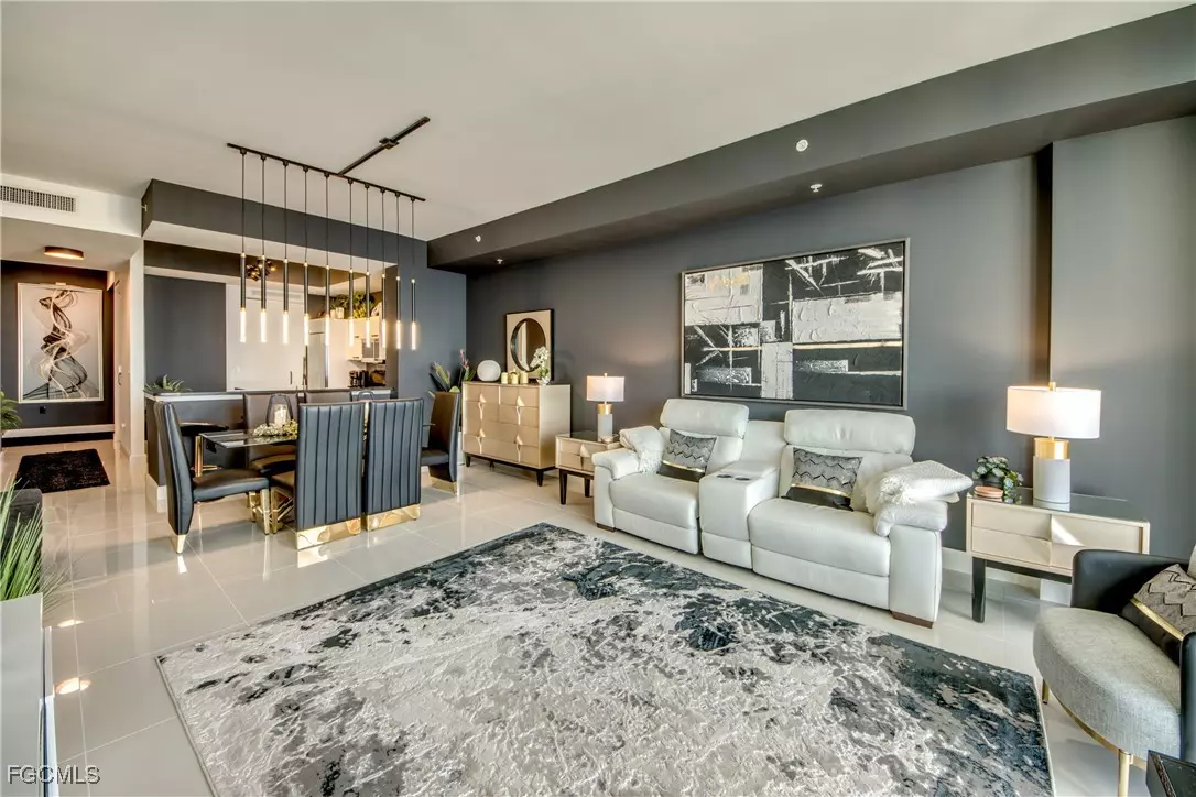 Fort Myers, FL 33916,3000 Oasis Grand BLVD #MPH3