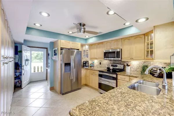 Fort Myers, FL 33919,13551 Stratford Place CIR #202