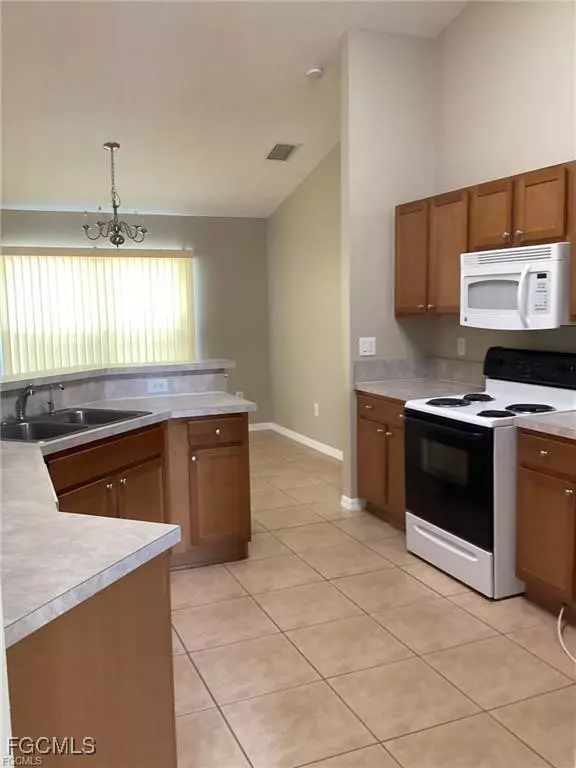 Lehigh Acres, FL 33976,3210 11th ST SW