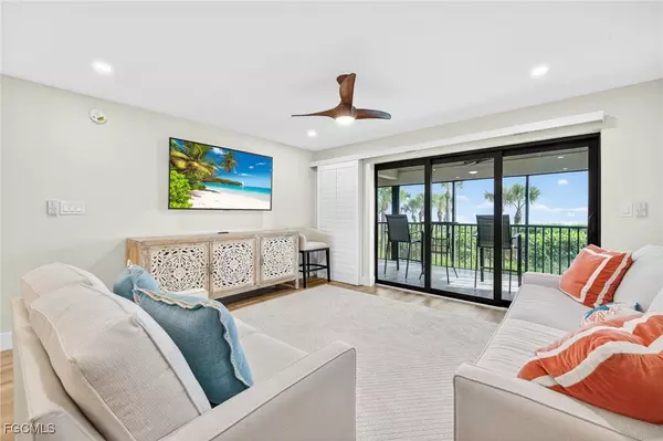 Sanibel, FL 33957,1795 Middle Gulf DR #C-103