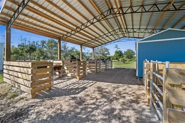 North Fort Myers, FL 33917,20885 Huffmaster RD