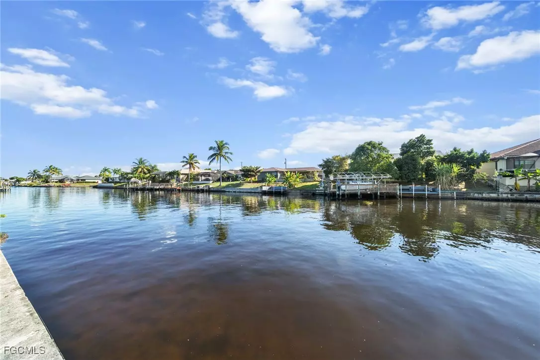 Cape Coral, FL 33990,914/916 SE 14th TER