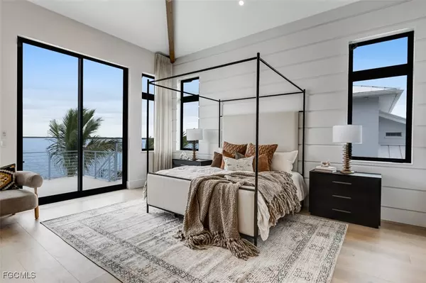 Fort Myers Beach, FL 33931,15 Bayview BLVD