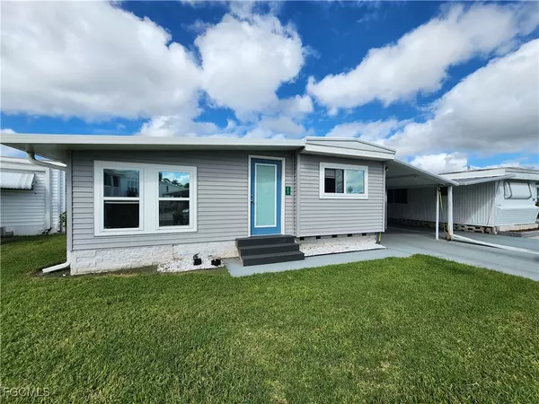 21 Diamond LN #D21, Naples, FL 34112