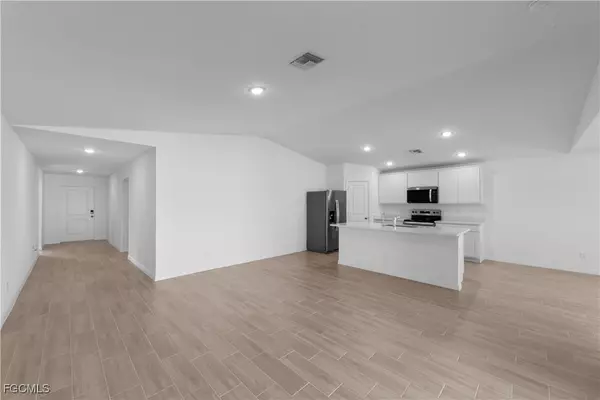 Lehigh Acres, FL 33976,1400 Donald AVE S