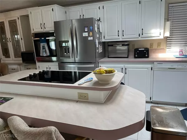 North Fort Myers, FL 33903,265 Lakeside DR