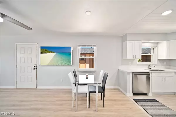 Fort Myers, FL 33908,16881 Davis RD #721