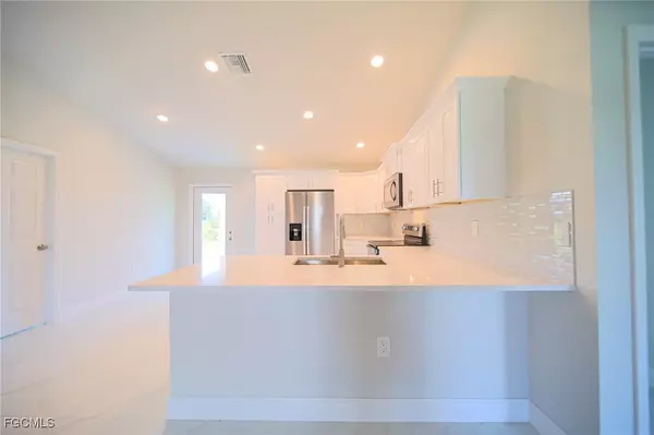 Lehigh Acres, FL 33974,830 Andover AVE S