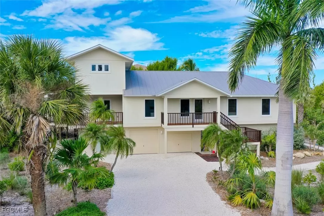 Sanibel, FL 33957,931 Snowberry LN