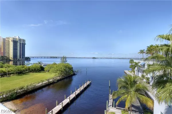 Fort Myers, FL 33916,3000 Oasis Grand BLVD #2604