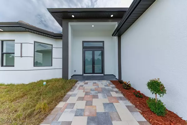 Lehigh Acres, FL 33972,802 Pine AVE