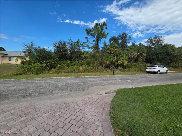 1215 Hillburn ST E, Lehigh Acres, FL 33974