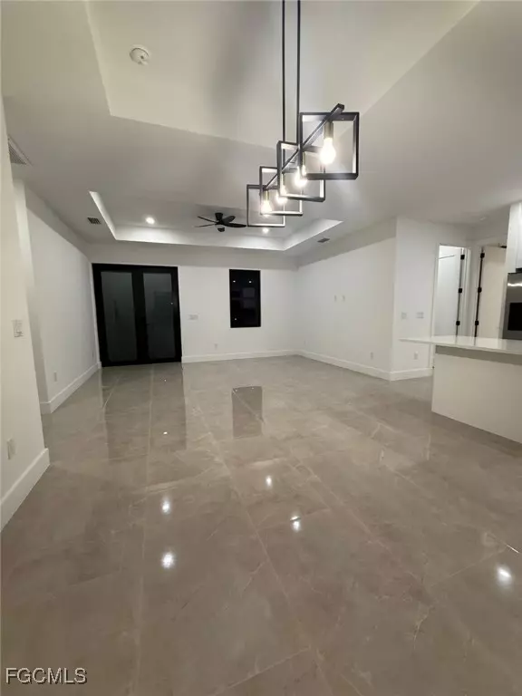 North Fort Myers, FL 33903,953 lakeview DR