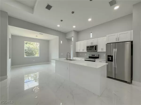 Fort Myers, FL 33905,6137 Higgins AVE