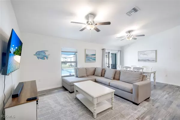 Cape Coral, FL 33993,327 NW 23rd ST