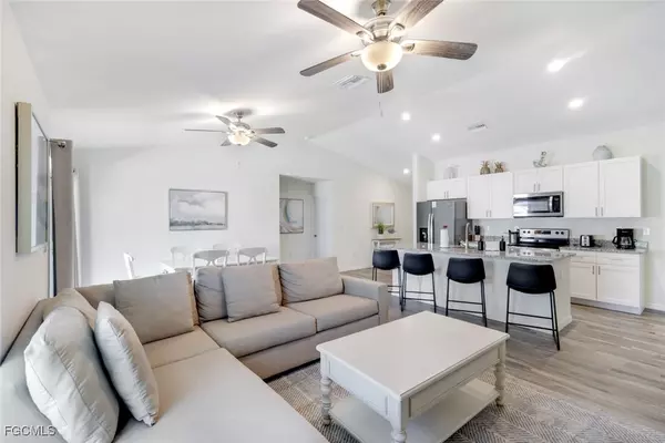 Cape Coral, FL 33993,327 NW 23rd ST