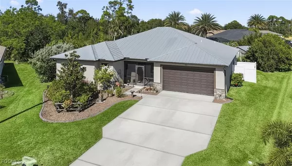 North Fort Myers, FL 33917,6711 Matt Pledger CT