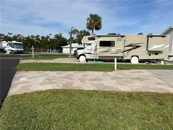 Fort Myers, FL 33908,19681 215 Summerlin RD