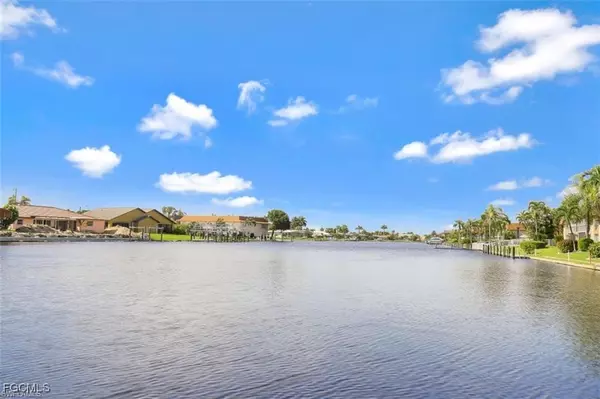 1835 Beach Pkwy #303, Cape Coral, FL 33904