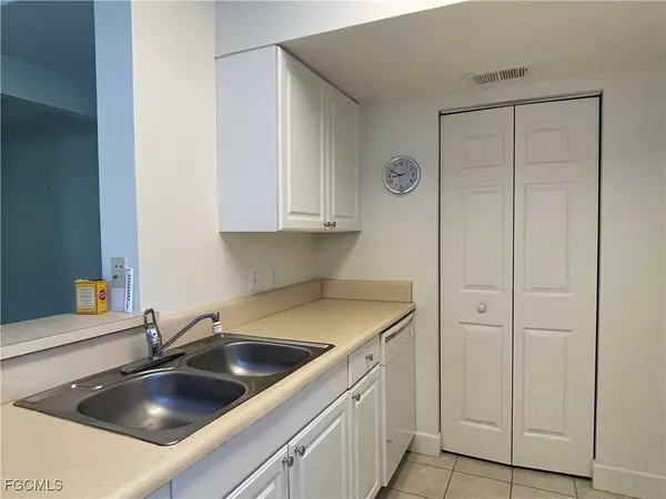 Fort Myers, FL 33908,15630 Ocean Walk CIR #112