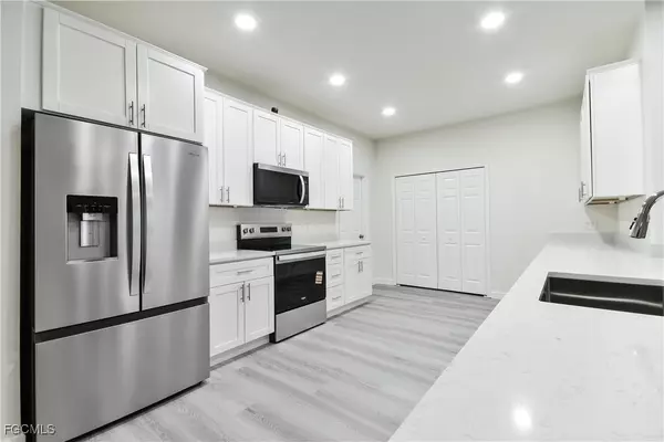 Cape Coral, FL 33993,2032 NW 2nd PL