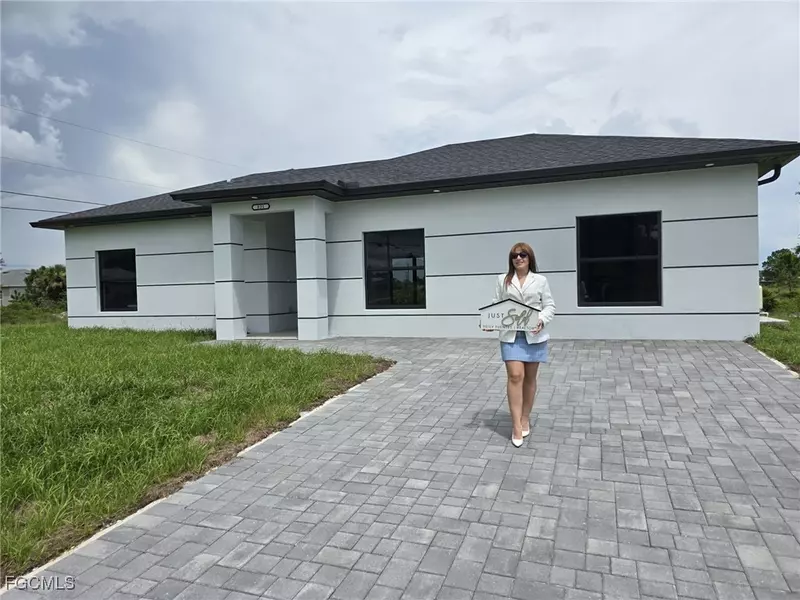 821 Bell Blvd S 821 Bell Blvd S, Lehigh Acres, FL 33974