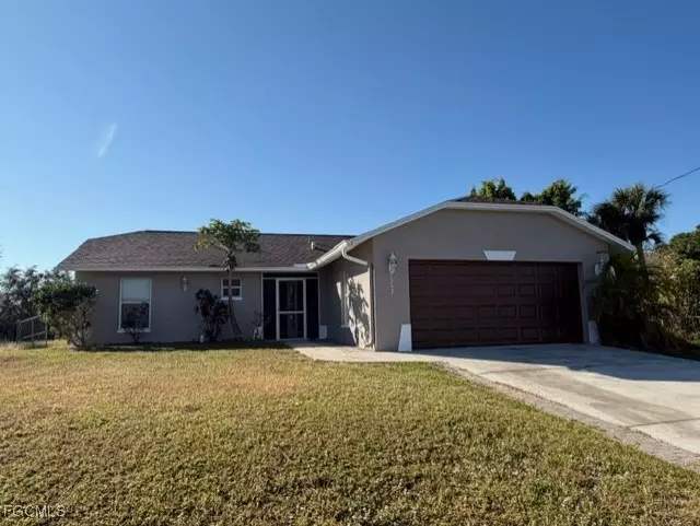 1242 Ermine ST E, Lehigh Acres, FL 33974