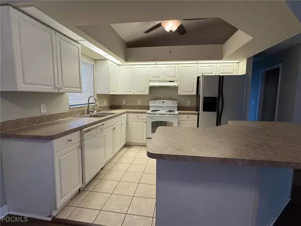 Lehigh Acres, FL 33974,1010 Candlelight DR