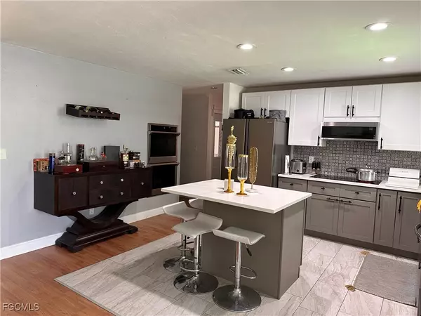 Lehigh Acres, FL 33936,120 Rowland RD