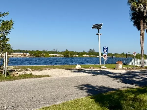 Fort Myers, FL 33905,236 Lagoon DR