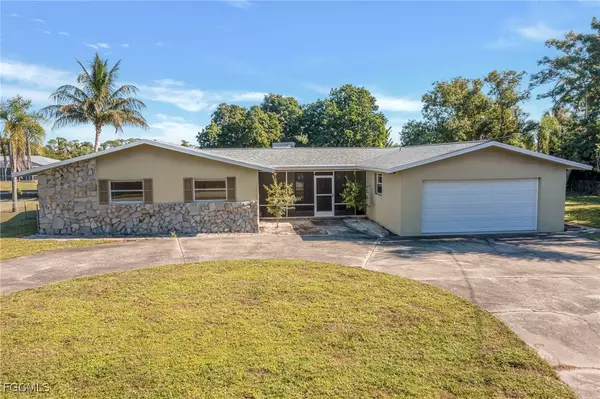 North Fort Myers, FL 33917,1366 Sunrise DR