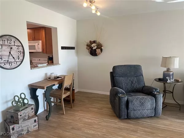 Fort Myers, FL 33907,1624 Pine Valley DR #211