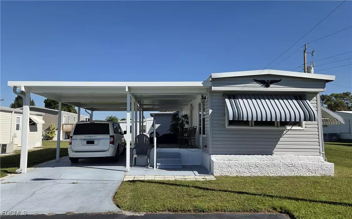 North Fort Myers, FL 33917,841 Winterest DR