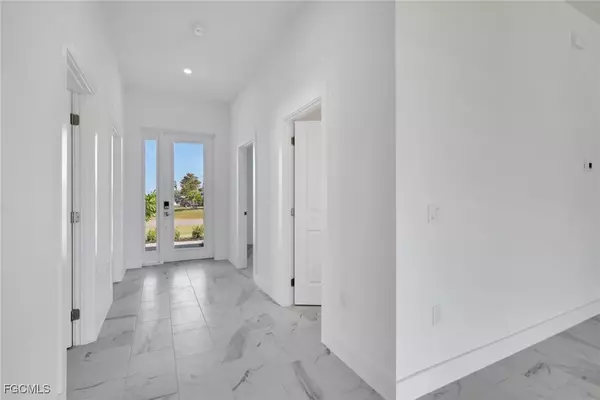 Cape Coral, FL 33993,112 NW 15th PL