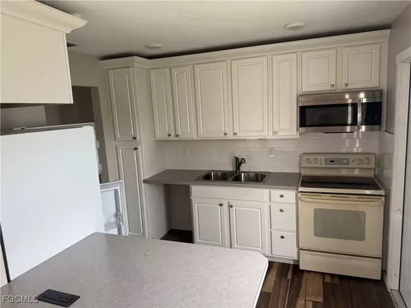 Lehigh Acres, FL 33936,42 Temple CT