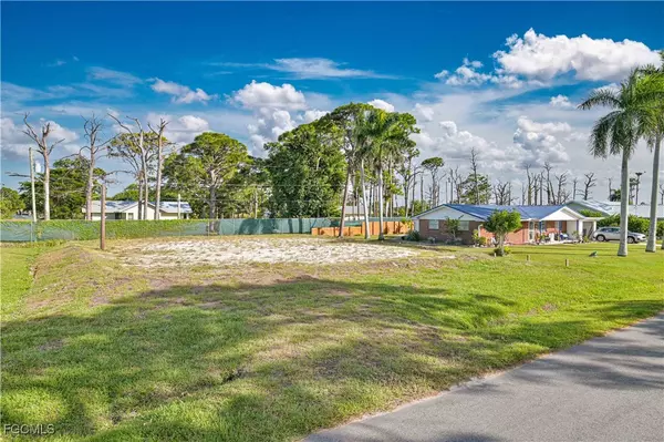 Fort Myers, FL 33908,7144 Vassar DR