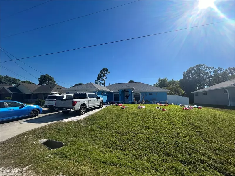 3907 16th ST W, Lehigh Acres, FL 33971