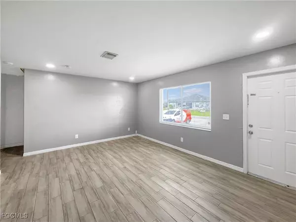 Lehigh Acres, FL 33973,123 Gordon AVE S