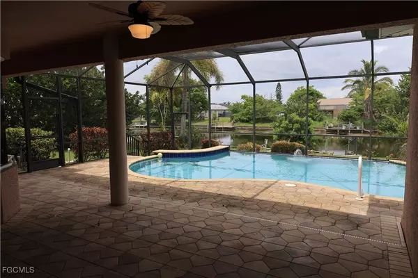 Cape Coral, FL 33990,325 SE 21st ST