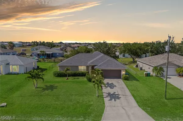 Cape Coral, FL 33993,927 NW 12th TER