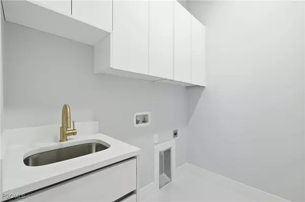 Lehigh Acres, FL 33971,2514 Sunniland BLVD