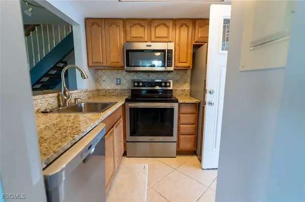 Fort Myers, FL 33907,3271 Maple Leaf CIR #3