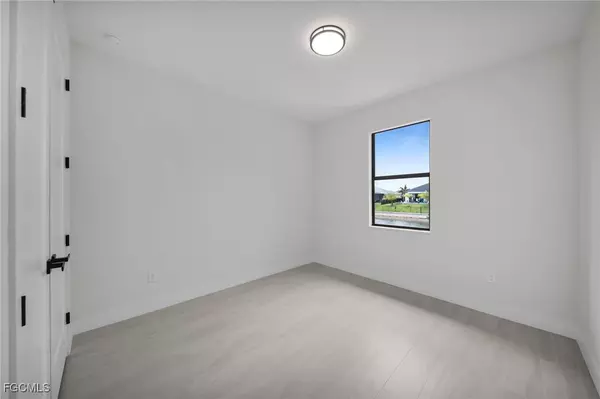 Cape Coral, FL 33914,3435 SW 8th CT