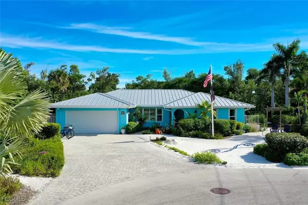 Sanibel, FL 33957,1076 Captains Walk ST