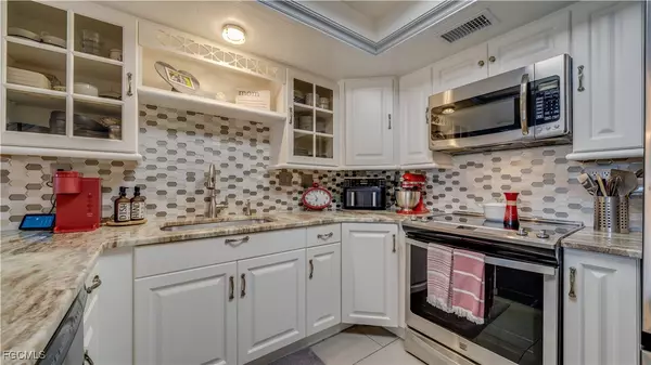 Cape Coral, FL 33904,1102 SE 39th TER #101