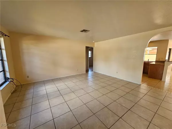 Cape Coral, FL 33904,1206 SE 36th TER