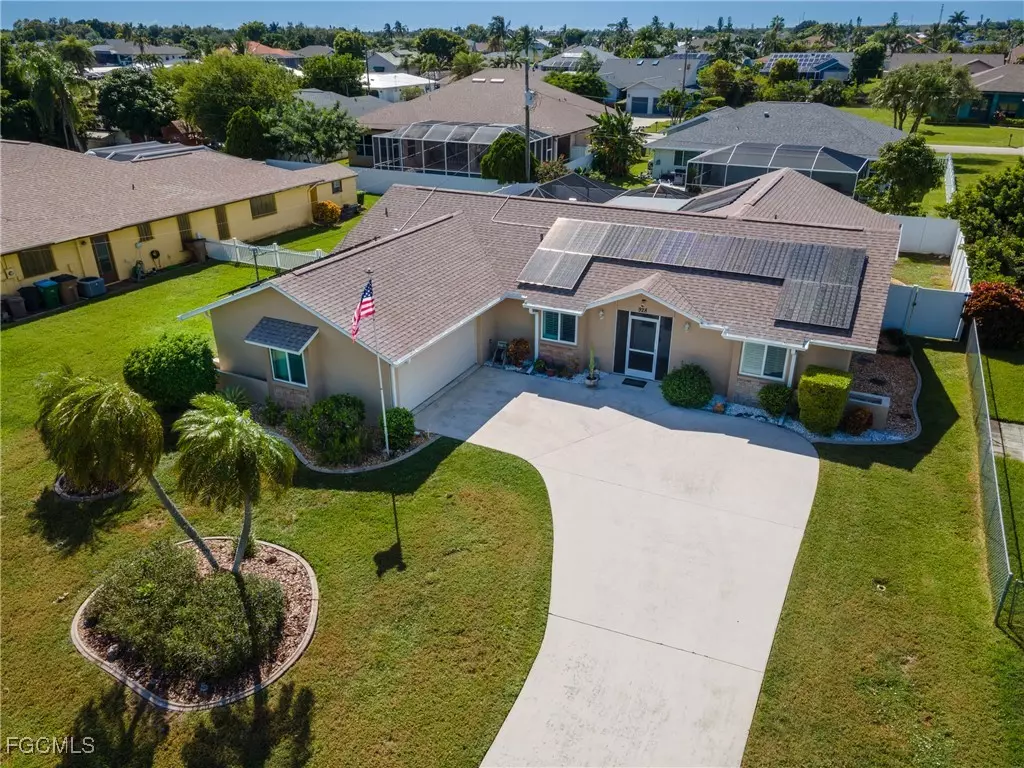 Cape Coral, FL 33990,928 SE 21st PL