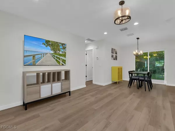 Fort Myers, FL 33919,1406 Loma Linda DR