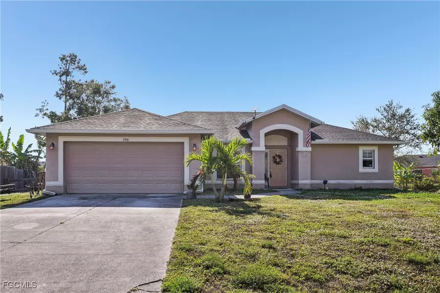 1910 Lorna AVE, Lehigh Acres, FL 33972