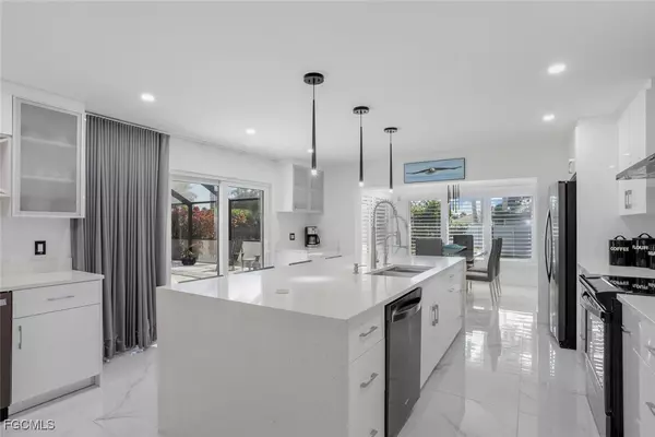 Fort Myers, FL 33919,1026 S Town And River DR